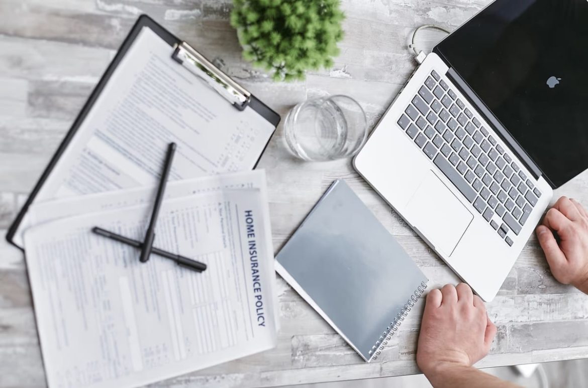 Comparer les assurances professionnelles en ligne : quels critères privilégier ?